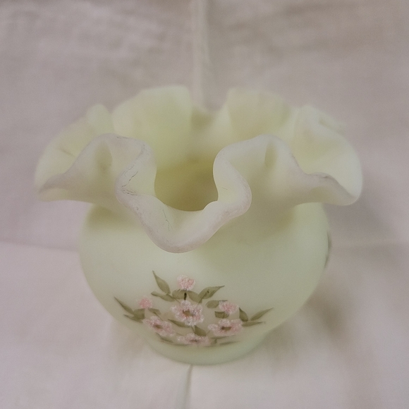 Sold* Fenton Hand Painted Marilyn Wagner Satin Uranium Glass Bowl - Picture 2 of 9